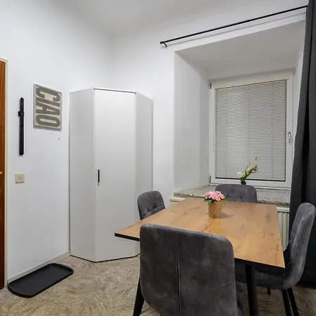 Quiet - 4 Guests - Self Check-in - Netflix - 35m2 Leoben (Styria)