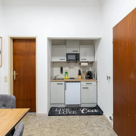 Quiet - 4 Guests - Self Check-in - Netflix - 35m2 * Leoben (Styria)