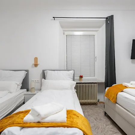 Quiet - 4 Guests - Self Check-in - Netflix - 35m2 * Leoben (Styria)