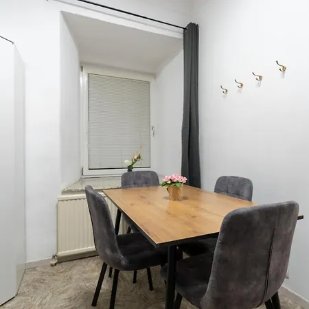 Quiet - 4 Guests - Self Check-in - Netflix - 35m2