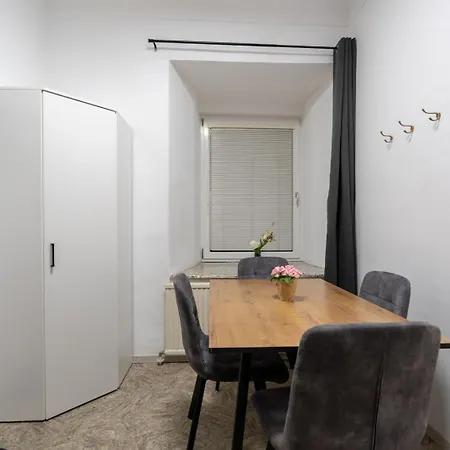 Quiet - 4 Guests - Self Check-in - Netflix - 35m2 Appartamento *
